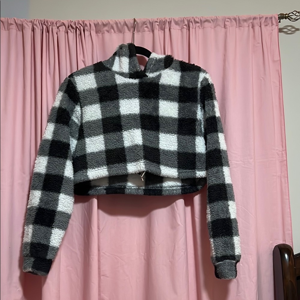 Black and White Checkered Cropped Sweater